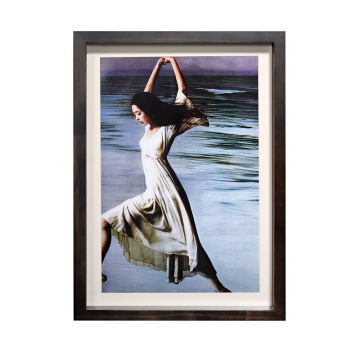 Customized High quality 18 by 24-Inch  Picture Shadow box with Holder Hook and Table Stand